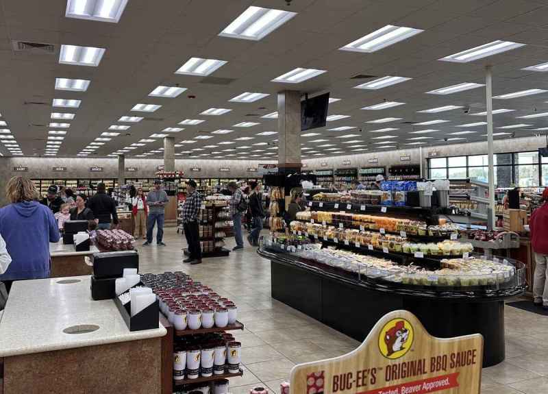 Inside-of-Buc-ees-Store-1