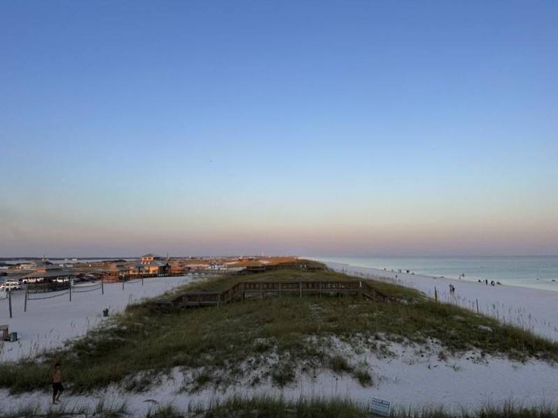 east-view-from-pier-min