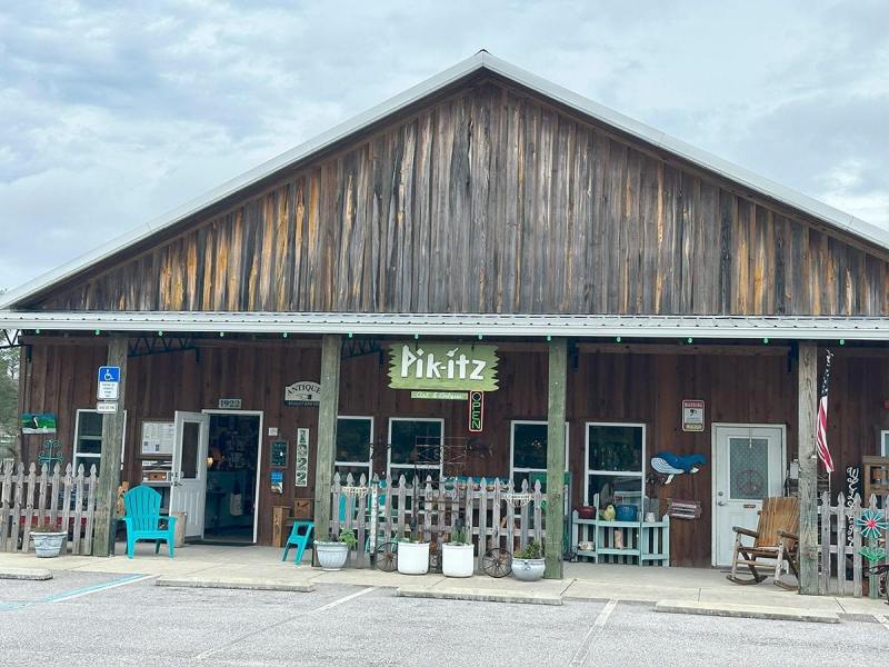 business-exterior-pik-itz-min