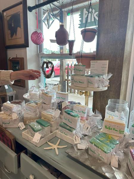 handmade-soap-display-min