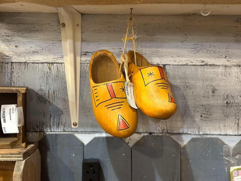 wooden-shoes-hanging-min