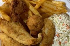 fried-fish-coleslaw-plate-min